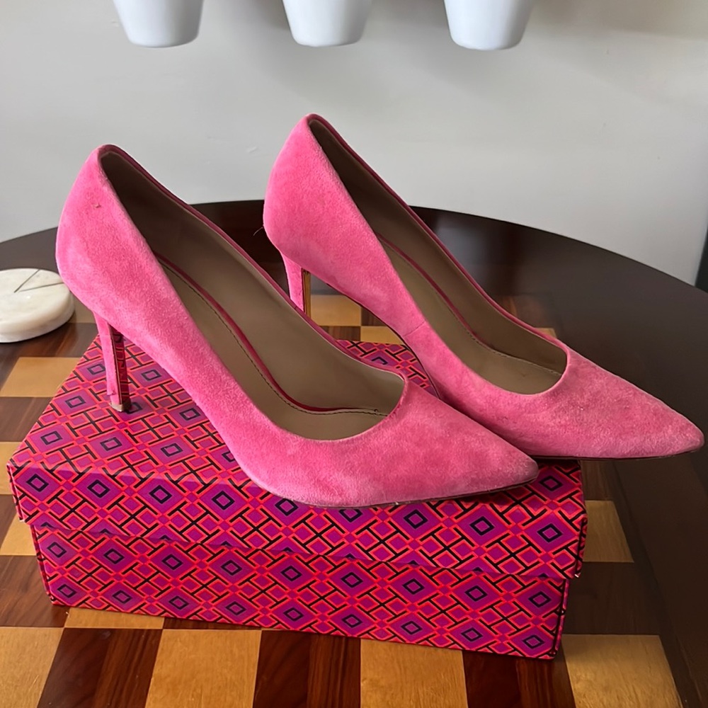 Tory Burch pink suede pumps